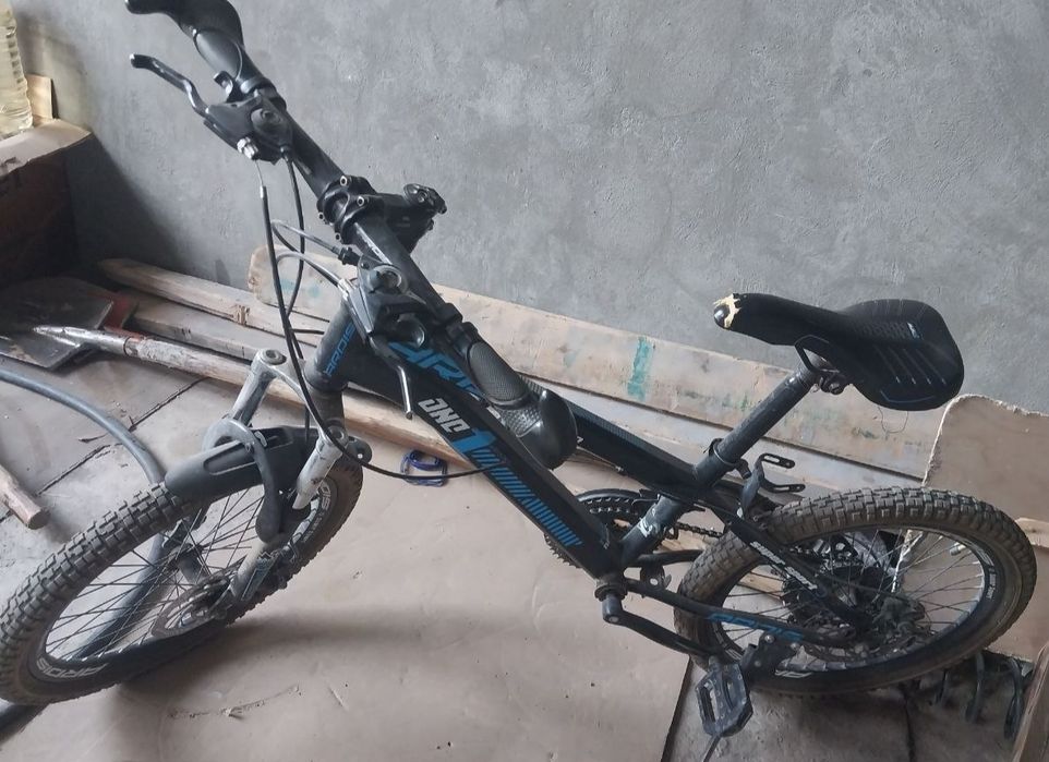 Amarzator velosiped sotiladi!