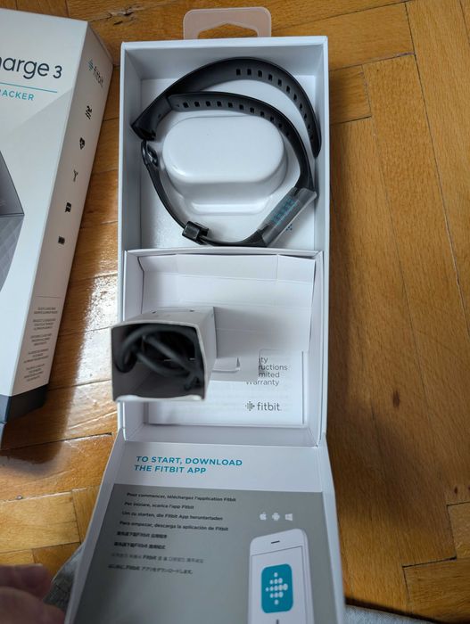 Bratara fitness Fitbit Charge 3, Graphite, Black, NOUA NEPURTATA