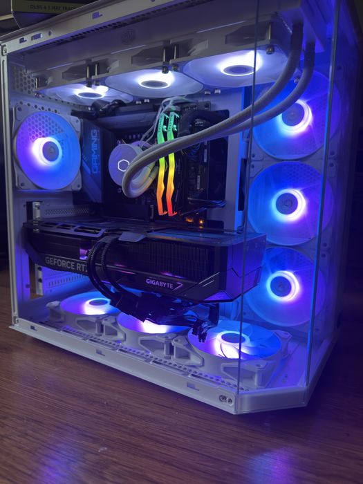 Геймърски компютър/ I9 13900K/Водно/64GB/RTX 5080/2TB SSD