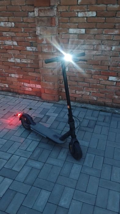 Vând trotineta electrică