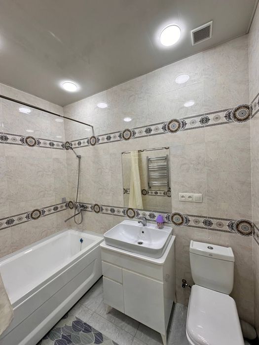 Байналминал 4/4/7.98м2 Срочно Продам квартиру