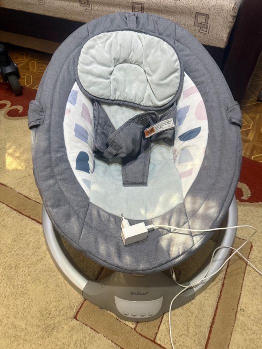 Carucior 3 în 1 Foppapedretti si un leagan electric