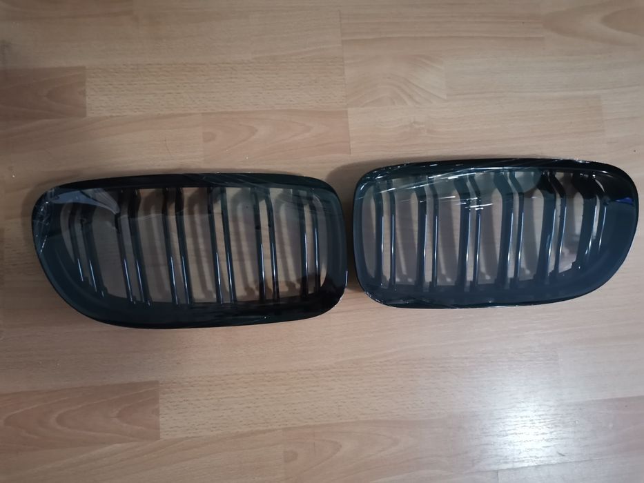 Grila dubla grilaj nari BMW Seria 3 E90 E91 FL facelift negru