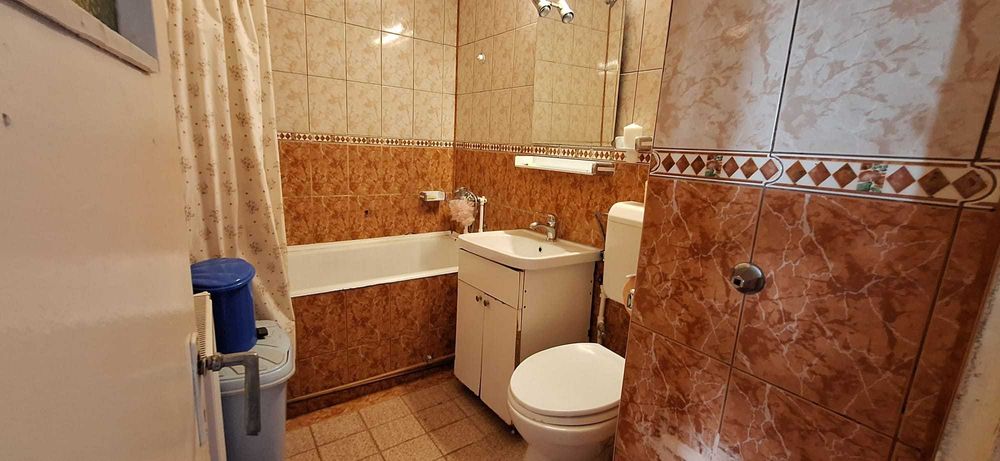 Vanzare apartament generos 2 camere, Targoviste