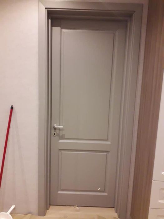 Usi de lemn masiv interior