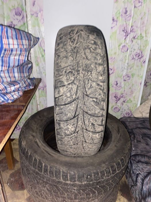 Продам зимние две шины