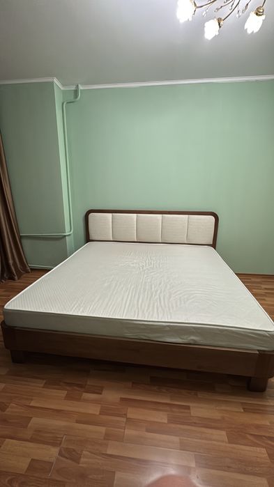 Кровать с матрассом