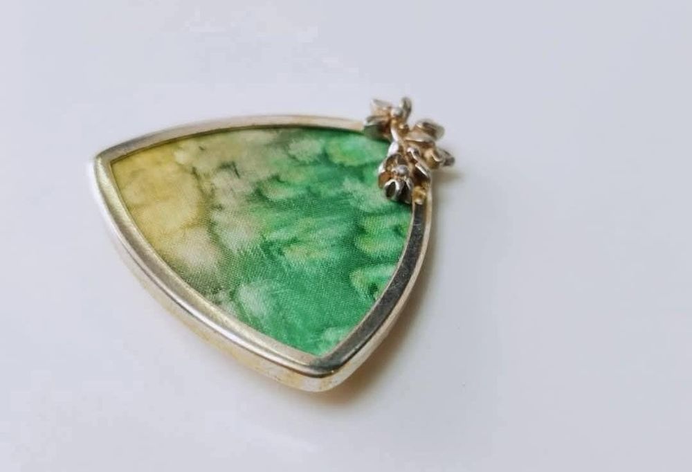 Brose UHLIG, cu rama placata cu argint, spatele din alama aurita,copii