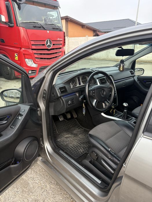 Vând Mercedes B class an 2008