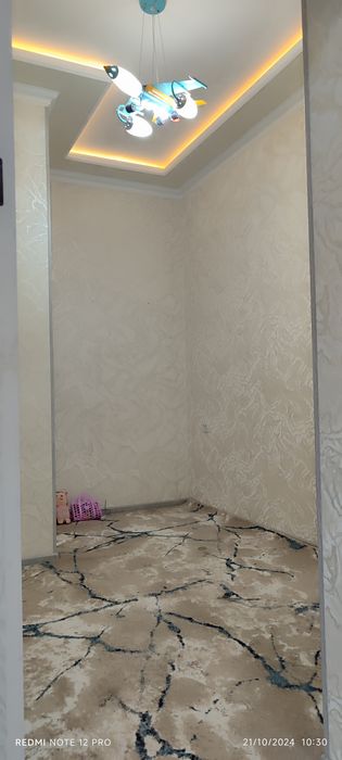 Yashnabod Saodat koʻchasi Gumbaz bozor orqasida Uy  ijaraga beriladi.