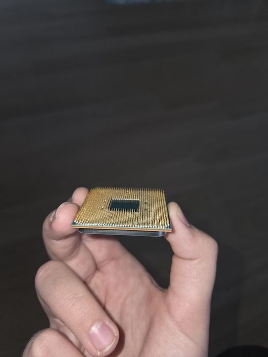 AMD Ryzen 5 5600G + Cooler Wraith Stealth - Placă Video Integrată