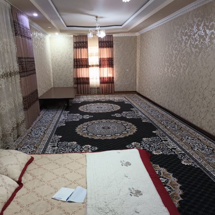 Эски шахарда 8 сотокли ховли сотилади