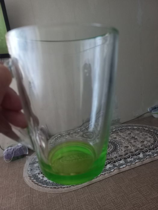 Очень  много бокалов для чая ! ! !