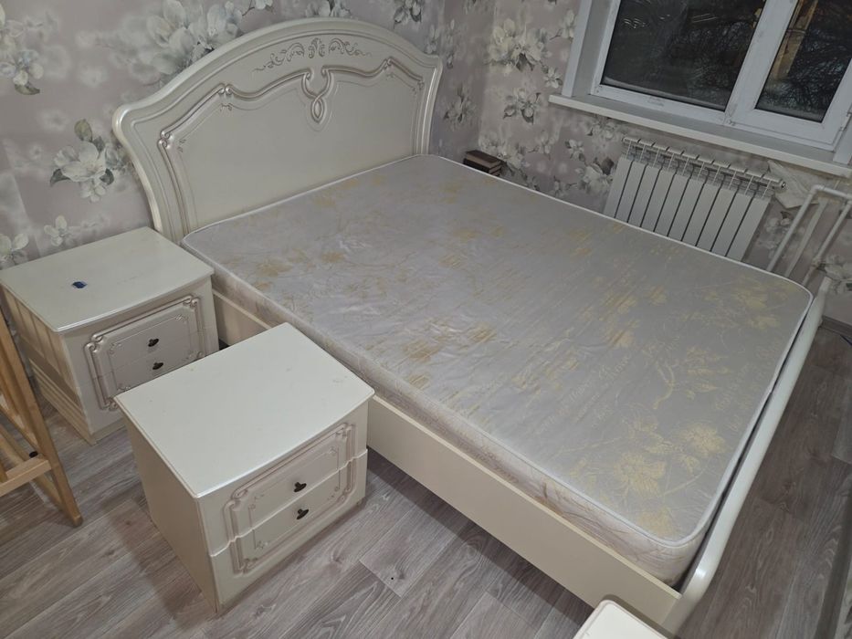 Срочно срочно продам спальный гарнитур