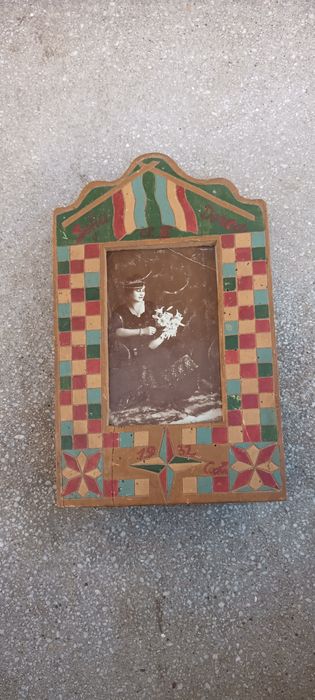 Rama veche din lemn,  1932