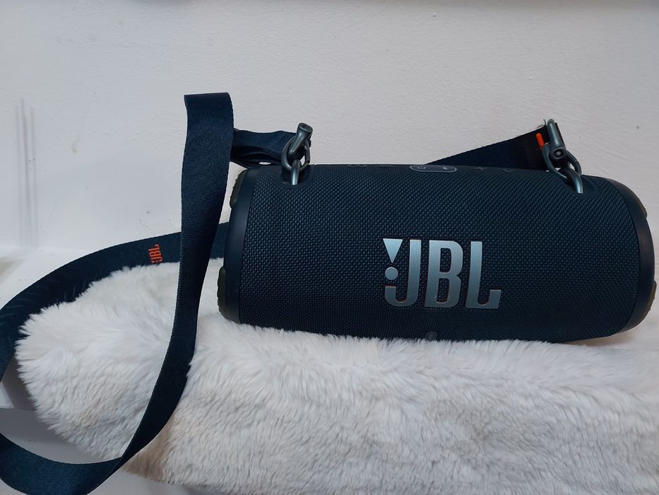 Boxă JBL cu curea
