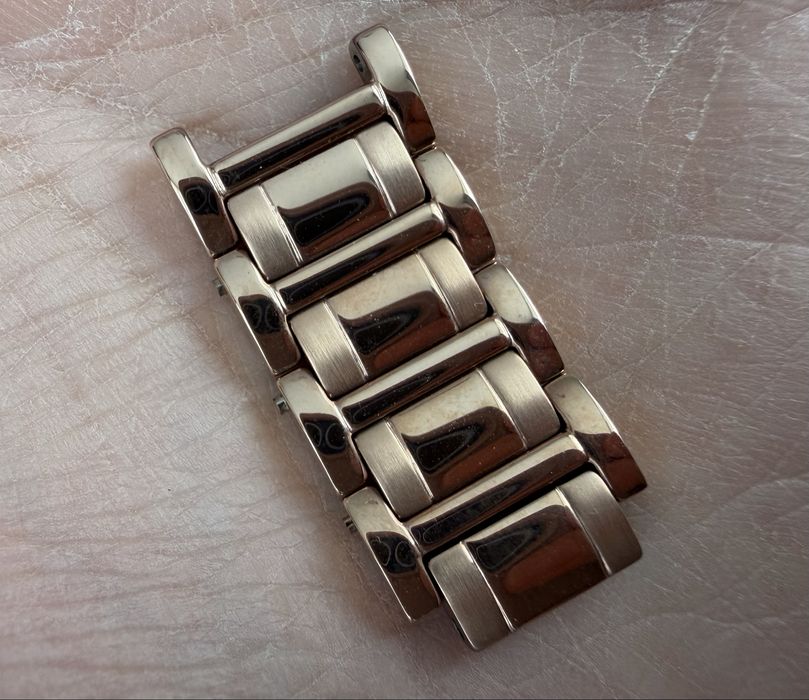 Часовник CASIO от колекцията SHEEN