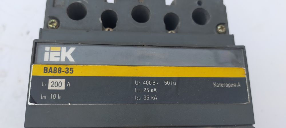 Автоматический выключатель IEK BA88-35