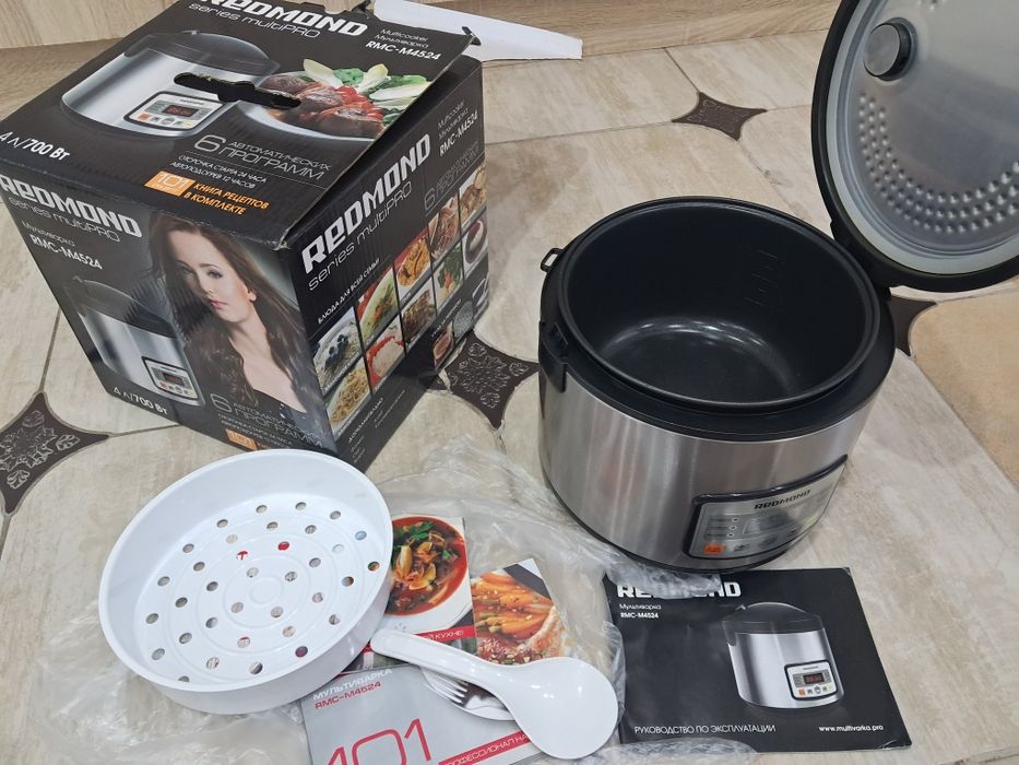 Мультиварка Redmond RMC-M4524, новая.