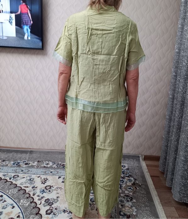 Продам летнии брюки-кюлоты с кофтои