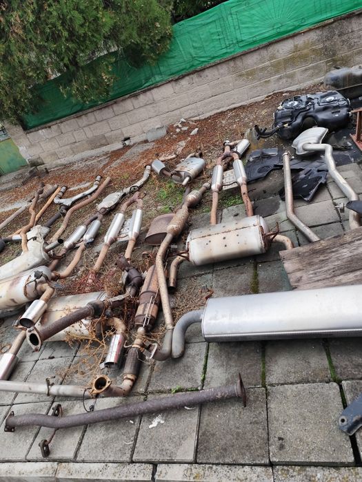 Генерации -Ауспуси,Крайни гърнета