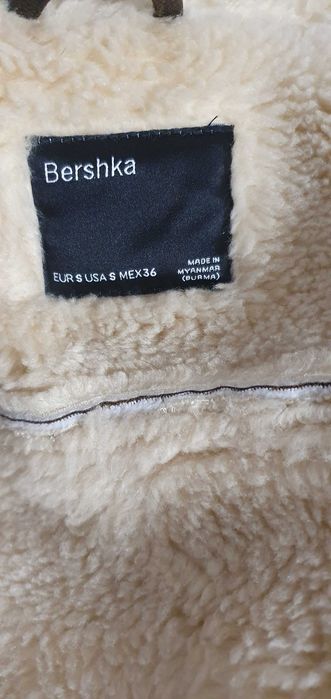 cojoc bershka pentru femei