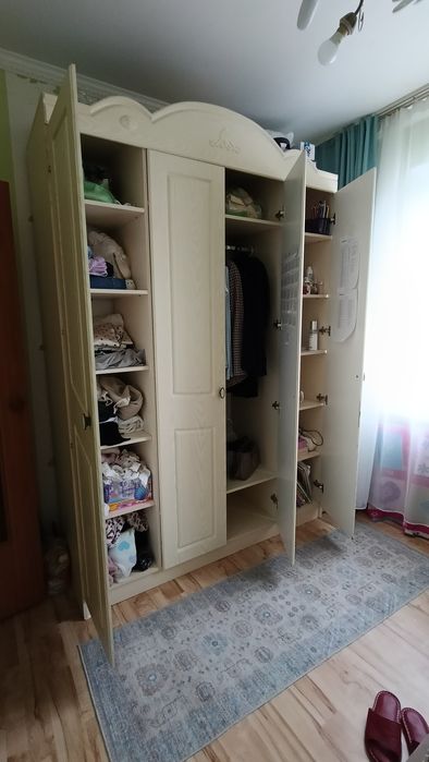 Продам Шифонер срочна пережаем другой город.
