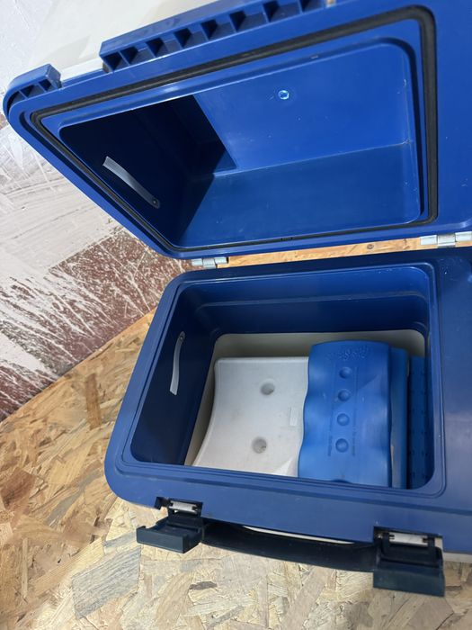 Хладилна кутия за автомобили с функция за отопление и охлаждане