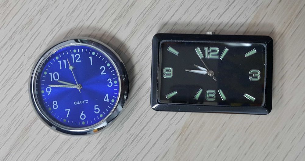 Часовник за кола автомобил офис луминесцентен