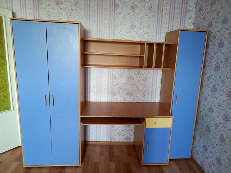 Продам шкаф горка отличная
