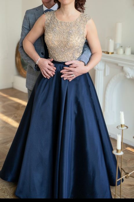 Вечернее элегантное платье