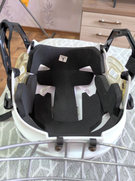 Хоккейный шлем EFSI