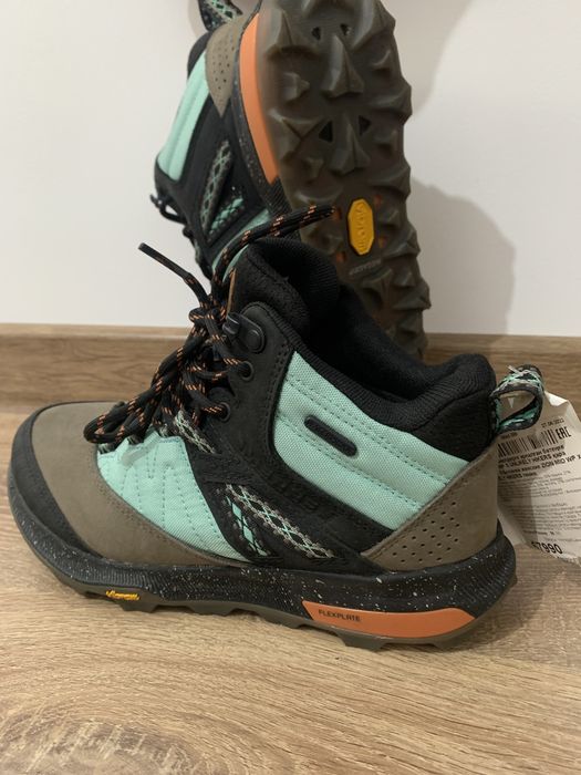 Продам ботинки горы