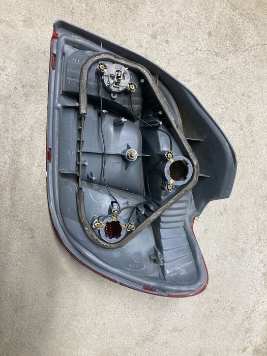 Ляв стоп за тойота ярис/Toyota yaris 00-02г