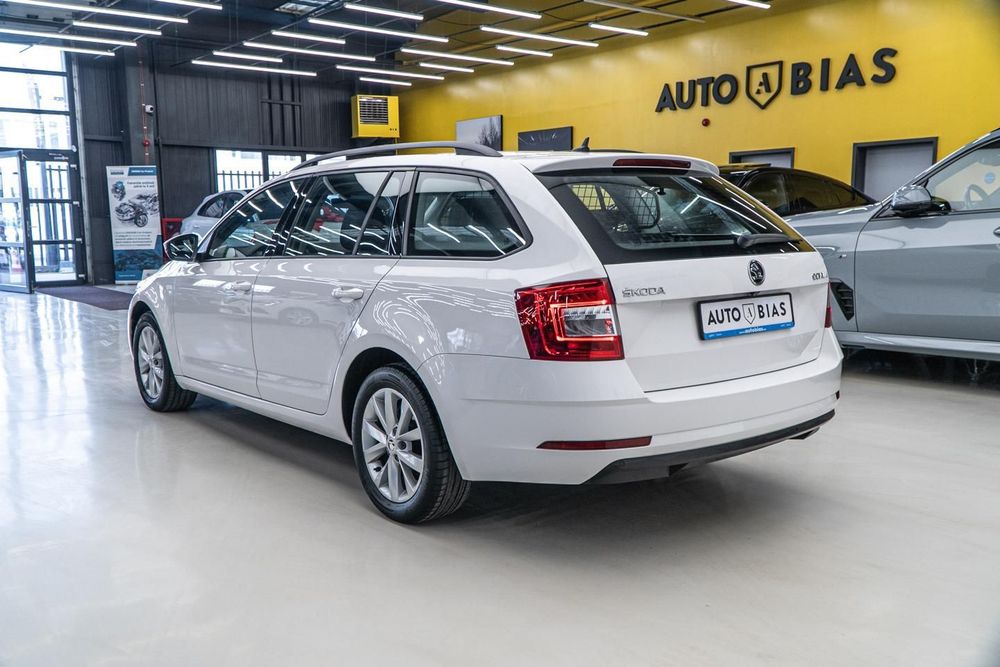 Skoda Octavia Navi/DSG/CarPlay/Camera/AndroidAuto/TVA/Leasing - Rate FARA AVANS