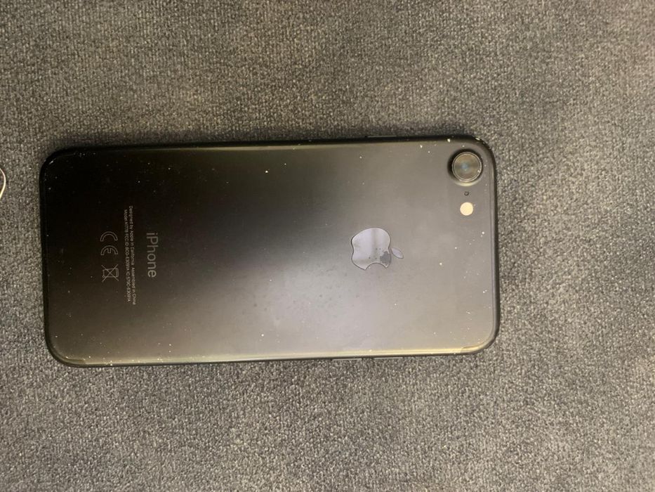 IPhone 7 с гарантией