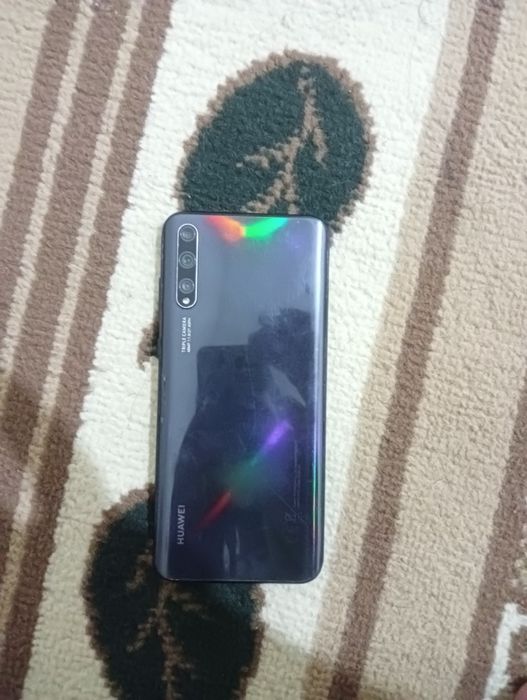 Huawei Y8p — 128/4+2 gb