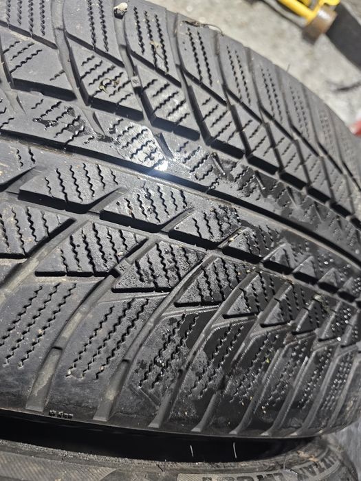 225 40 18 m+s bridgestone runflat