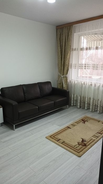 Închiriez apartament cu doua camere în Alee Trandafirilor