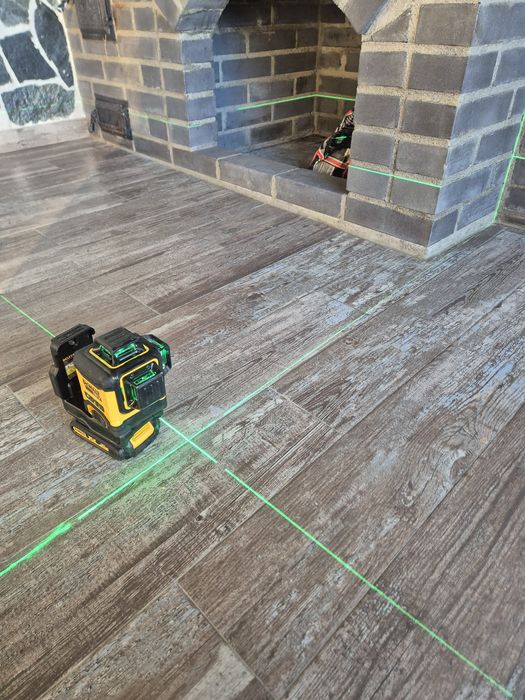Laser Dewalt originl .tel 07716zero,trei,398