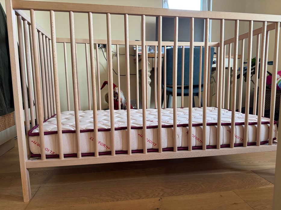 Матрак Pierre Cardin +бебешко креватче Ikea