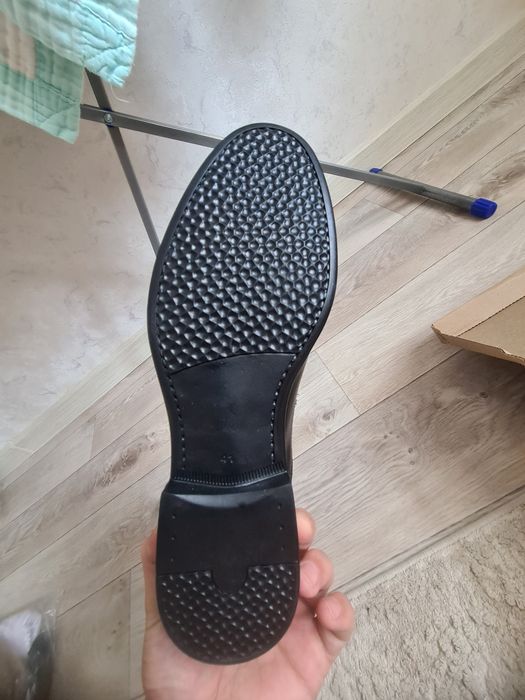 Продам туфли новые