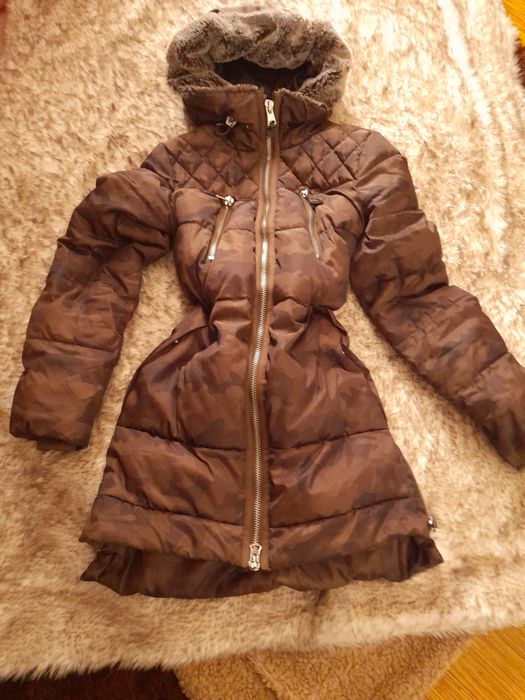 Страхотна,   дамска  шуба с качулка