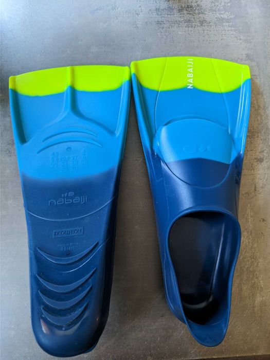 Продавам плавници