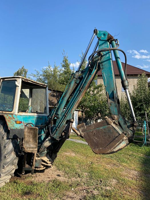 Срочно продам трактор