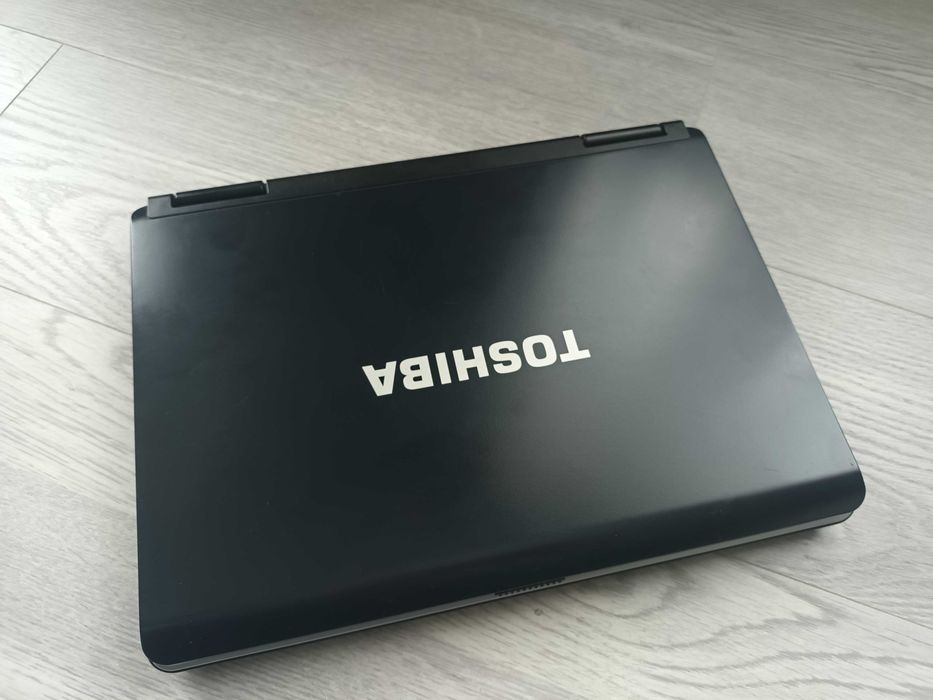 Два броя лаптопи Toshiba