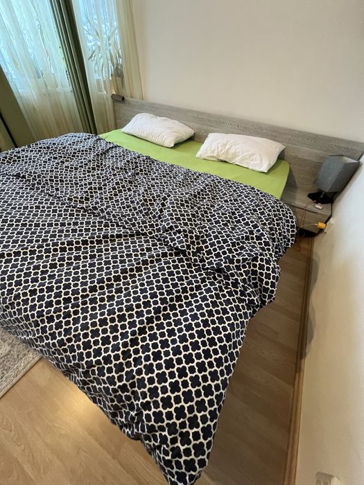 Vand pat matrimonial cu saltea 180x200 si noptiere