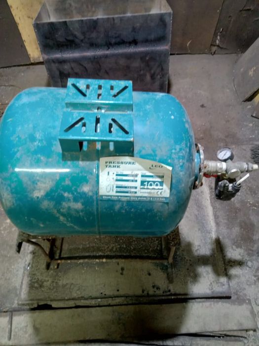 Продам водонапорной создатель давления воды