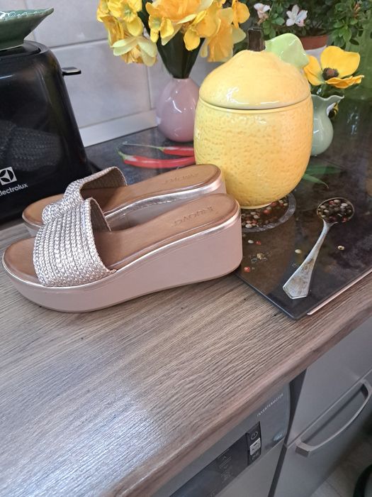 Papuci Inuovo din piele mas 38