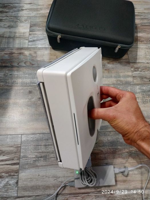 Hutt W66 робот за прозорци